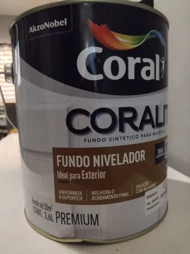 Fundo nivelador branco a base de solvente