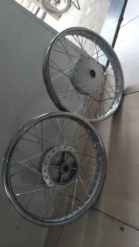 Vendo par de rodas zerada,já completa rolamento, so estala na moto.