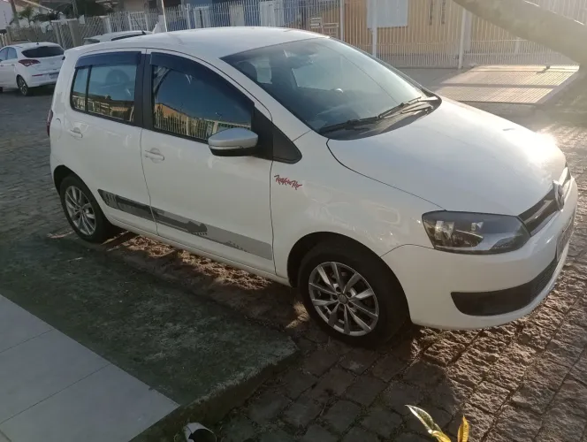 Volkswagen Fox Rock IN RIO 1.6 MI Total Flex 8V 5P 2014