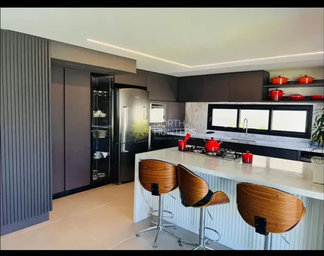 Casa Luxuosa em Jurerê: Elegância e Conforto na Sua Nova Casa Anual