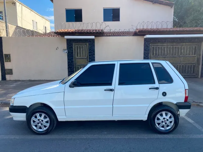 Fiat Uno Mille 1.0 Fire/ F.flex/ Economy 4P 2013