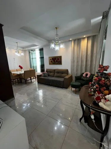 Vendo Casa de 3 quartos sendo 2 suítes+piscina no Jardim América