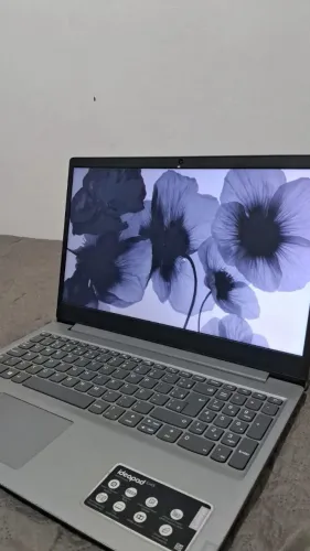 Vendo notebook em perfeito estado de conservação