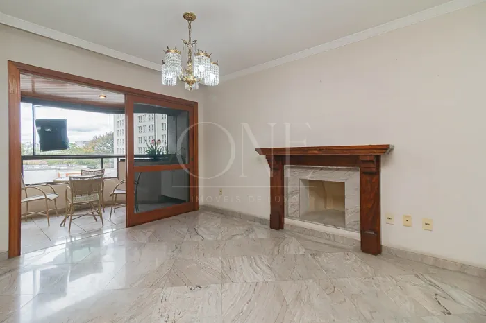 Apartamento de 3 Dormitórios e sacada com Churrasqueira no bairro Bela Vista