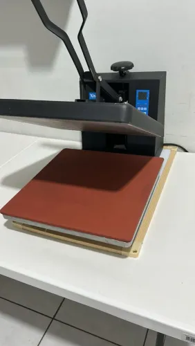 Prensa Térmica XIS 38x38cm para Personalização de Camisetas