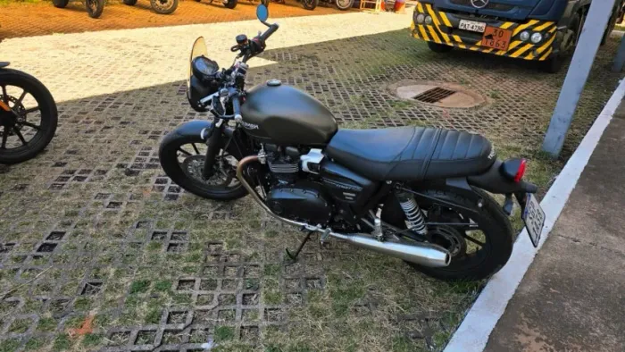 Triumph Street Twin 900 2022 - Impecável / Baixa KM / Manual e Chave Reserva