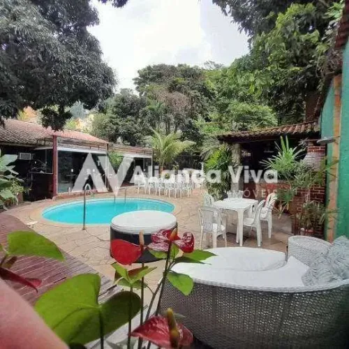 Cosme Velho | Casa 5 quartos, sendo 2 suites