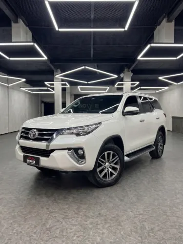 Toyota Hilux SW4 SRX 4X4 2.8 TDI 16V Dies. Aut. 2018