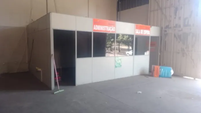 Divisória para sala comercial.