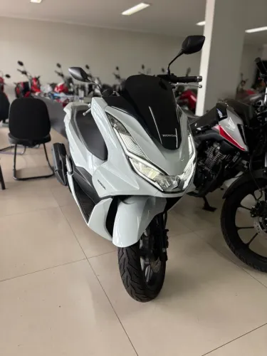 Honda PCX 160 DLX 2024