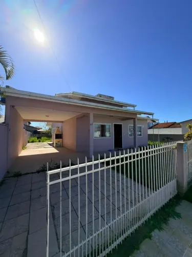 Casa à venda na Praia da Pinheira financiável