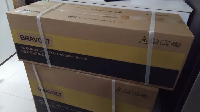 VENDE-SE AR CONDICIONADO SPLIT 12BTU, $1,700 OU 10× NO CARTÃO NOVO NA CAIXA NUNCA USADO 