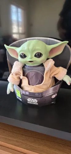 Boneco Baby Yoda, Armadura Beskar , 29cm Hasbro