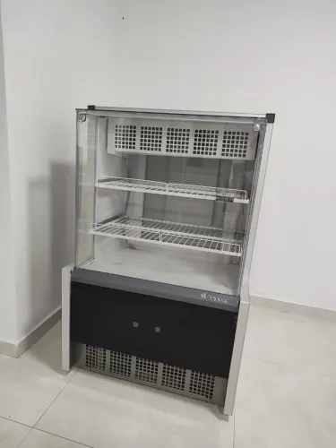 Vitrine Refrigerada Gelopar GPEA-075R - Excelente Estado - R$ 3.500