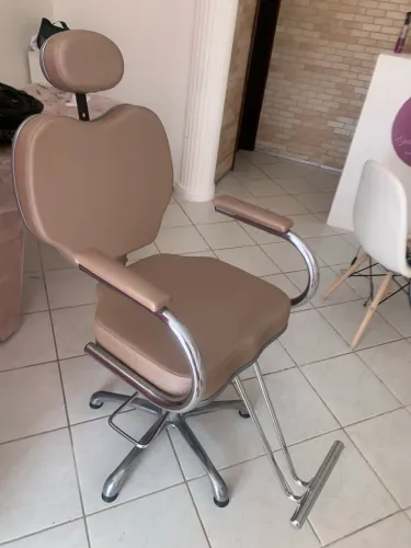 VENDO CADEIRA DE SALÃO/Studio