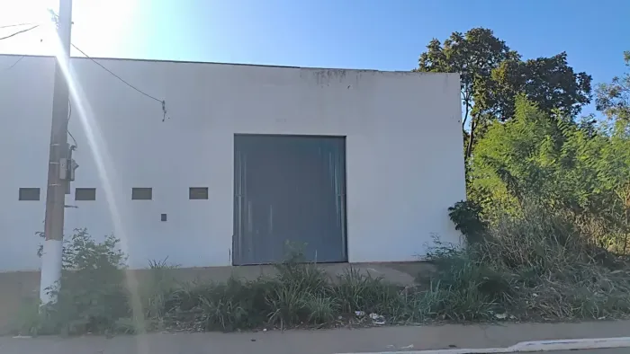 EXCELENTE BARRACÃO PARA VENDA COM 420M2 EM VÁRZEA GRANDE-MT.