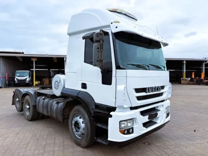 Iveco Strallis 380 6x2 Ano/modelo 2011