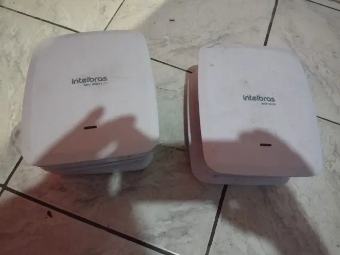 LOTE 5 CENTRAIS AMT 8000 INTELBRAS - Funcionando, Mas local da Antena Danificado.