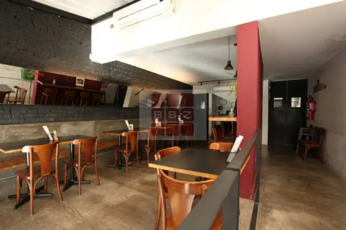 Ponto Comercial à Venda na Chácara Santo Antônio - 2 Salas, 2 Banheiros, 153m² - São Paulo
