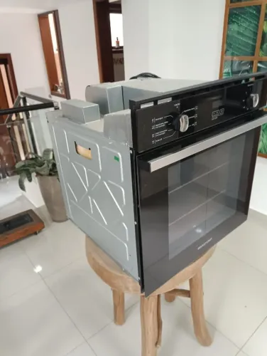 Forno Elétrico de Embutir Brastemp 84L - 220V (Preto)