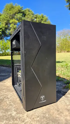 PC Gamer - Intel i5 + RX550
