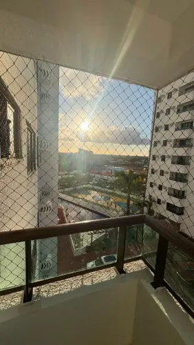 Seu Novo Lar na Parte Alta: Conforto, Segurança e Ótima Localização