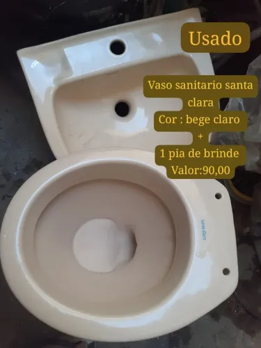 Vaso sanitario cor bege claro+ 1 pia de brinde ! Nao aceito proposta 