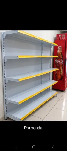 Gôndolas e prateleiras comércio