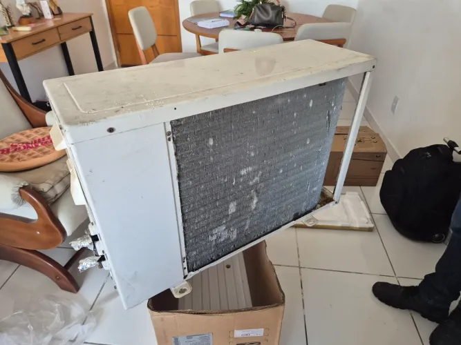 Ar condicionado 9000 BTus consul.