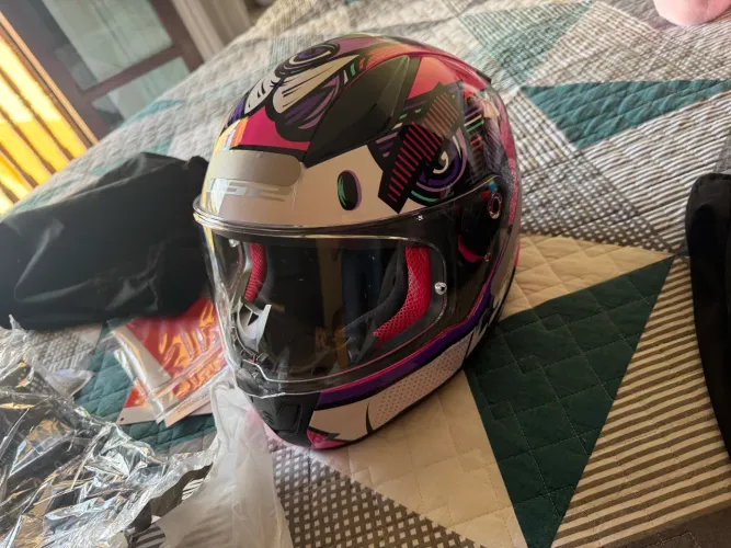 Capacete LS2 feminino tamanho pequeno
