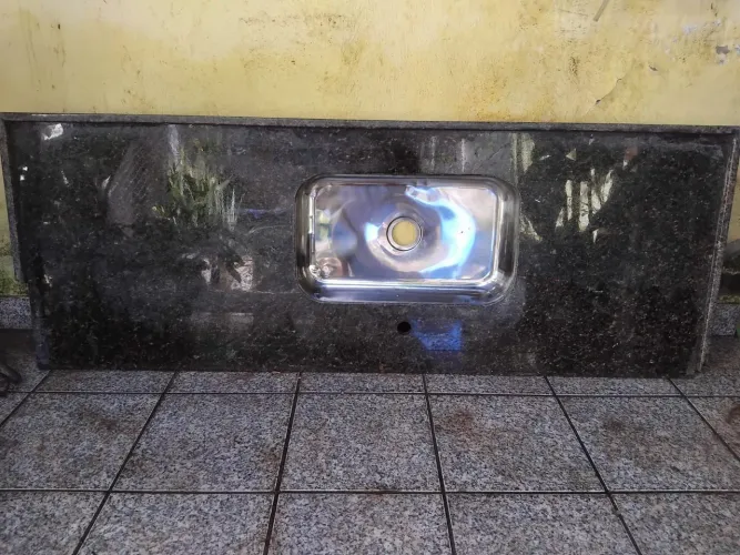 Pia 1,70 de comprimento com 63 de largura mármore cuba de inox
