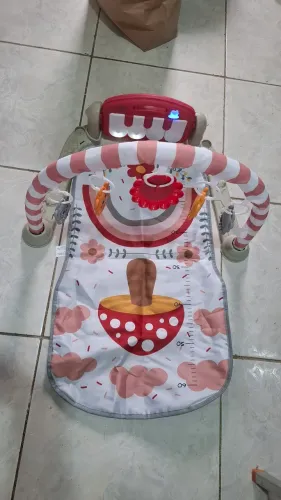 Tapete interativo de bebê