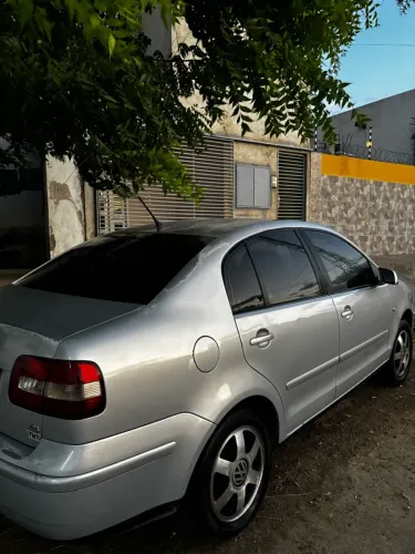 Volkswagen Polo Sedan 1.6 MI 101cv 8V 4P 2004