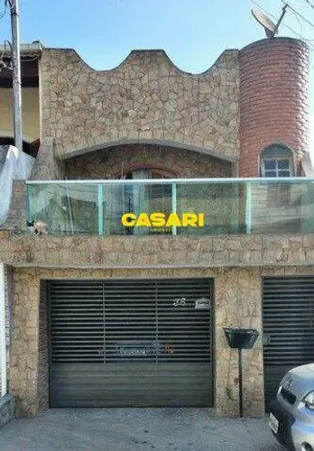 Sobrado à Venda no Parque Gerassi 3 Dormitórios, Suíte, Churrasqueira e 125 m² em Santo A