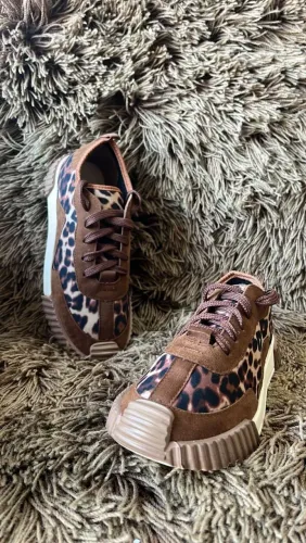 Tênis Casual Animal Print Tratorado - Modelo tratorado estampado onça - Feminino