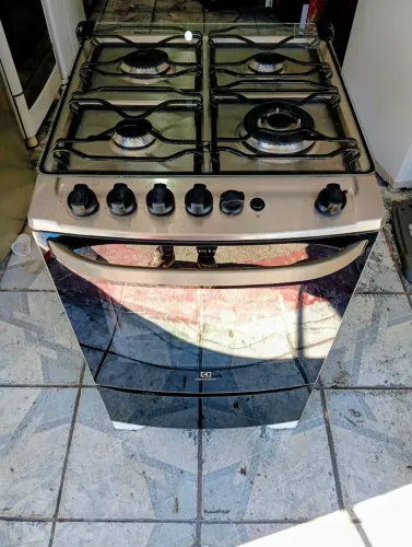 Fogão Electrolux 4 bocas acendedor elétrico e grill
