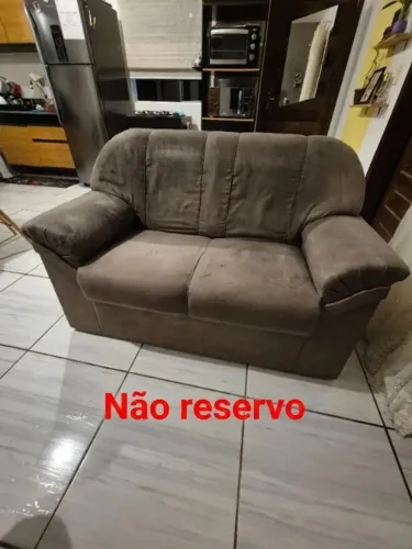 Sofá Compacto Suede Marrom - Ideal para Pequenos Espaços