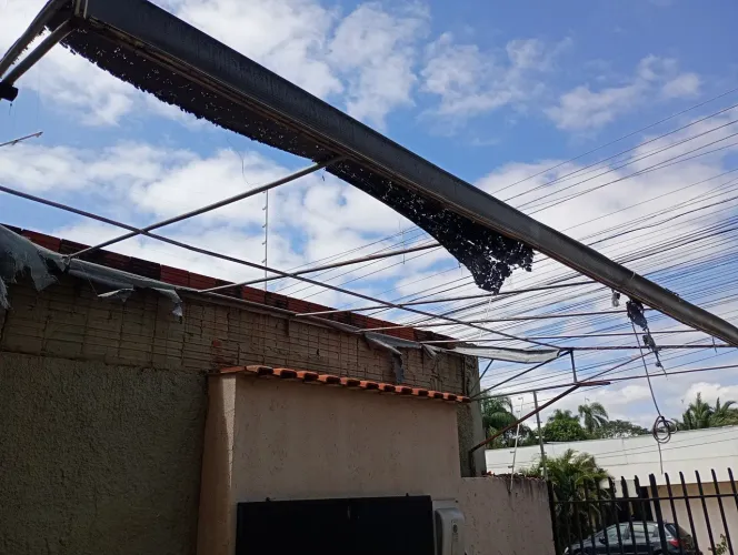 Armação para toldo