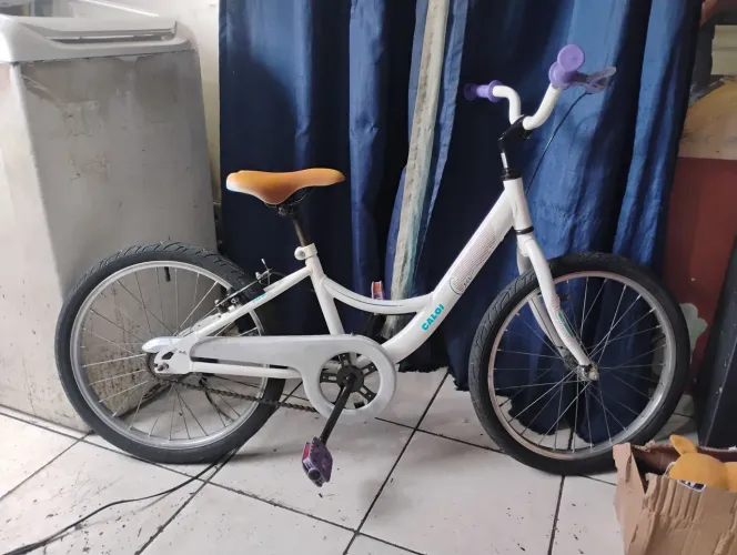 Bicicleta aro 20 toda ok, faço entrega
