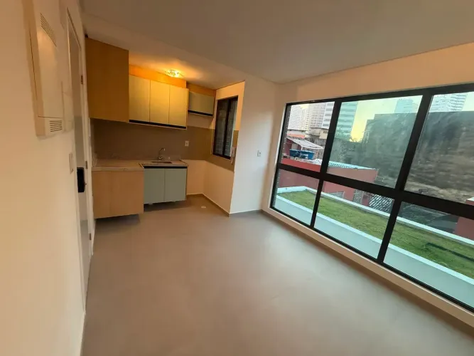 Aluga-se excelente flat de 29 m² com móveis planejados no bairro da Torre