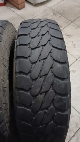 PNEUS USADOS 215 80 16 (65%)