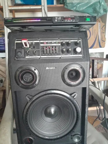 Caixa de som aiwa