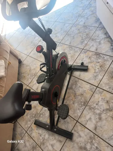 Bicicleta ergométrica nova pouco uso