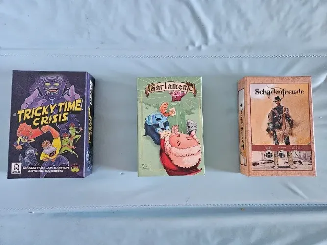 Três jogos de carta