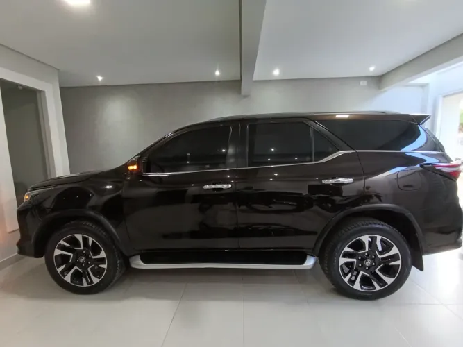 Toyota Hilux SW4 SRX 4X4 2.8 TDI 16V Dies. Aut. 2017