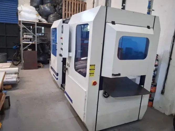 Maquina de Vaccum Forming de Corrente Automática em São Paulo