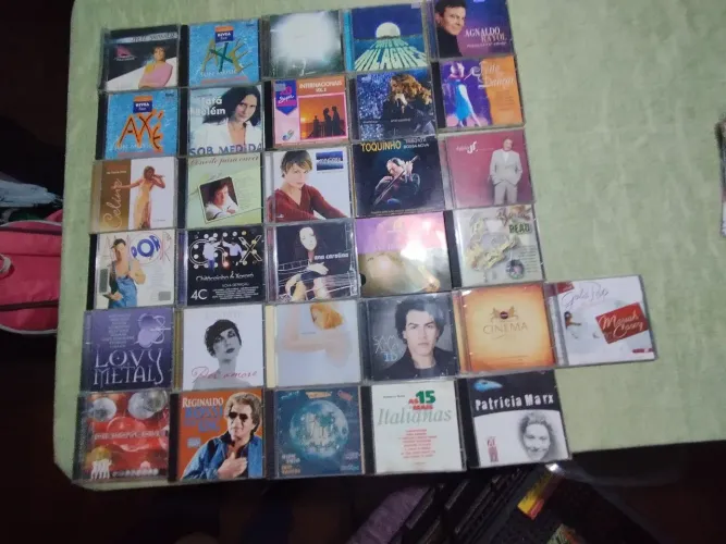 Cds de músicas variados