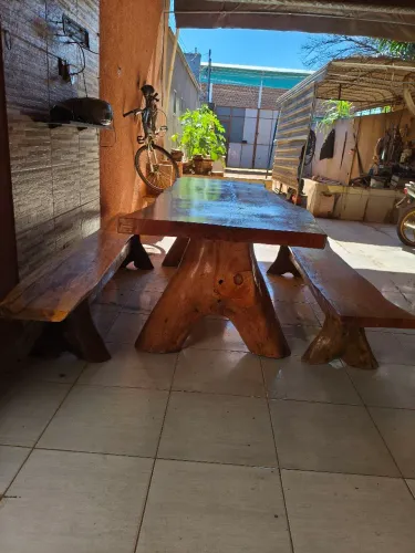 Vendo mesa rústica dispenso golpista