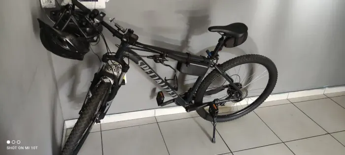 Vendendo bicicleta