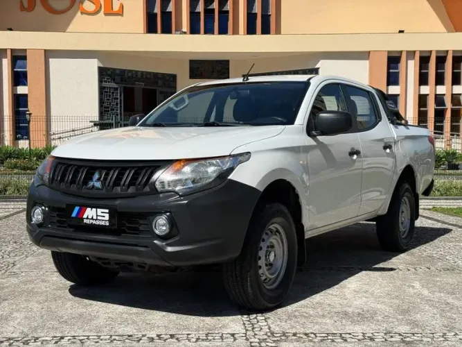 Mitsubishi L200 Triton GL 3.2 CD TB Int. Dies. Mec. 2021